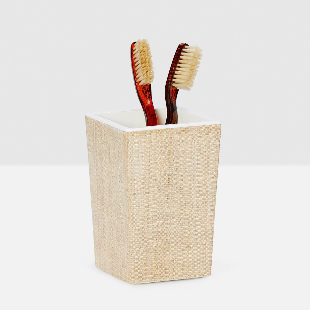 Pigeon and Poodle - PP001077 - Maranello Brush Holder - Maranello - Beige Abaca/White Resin