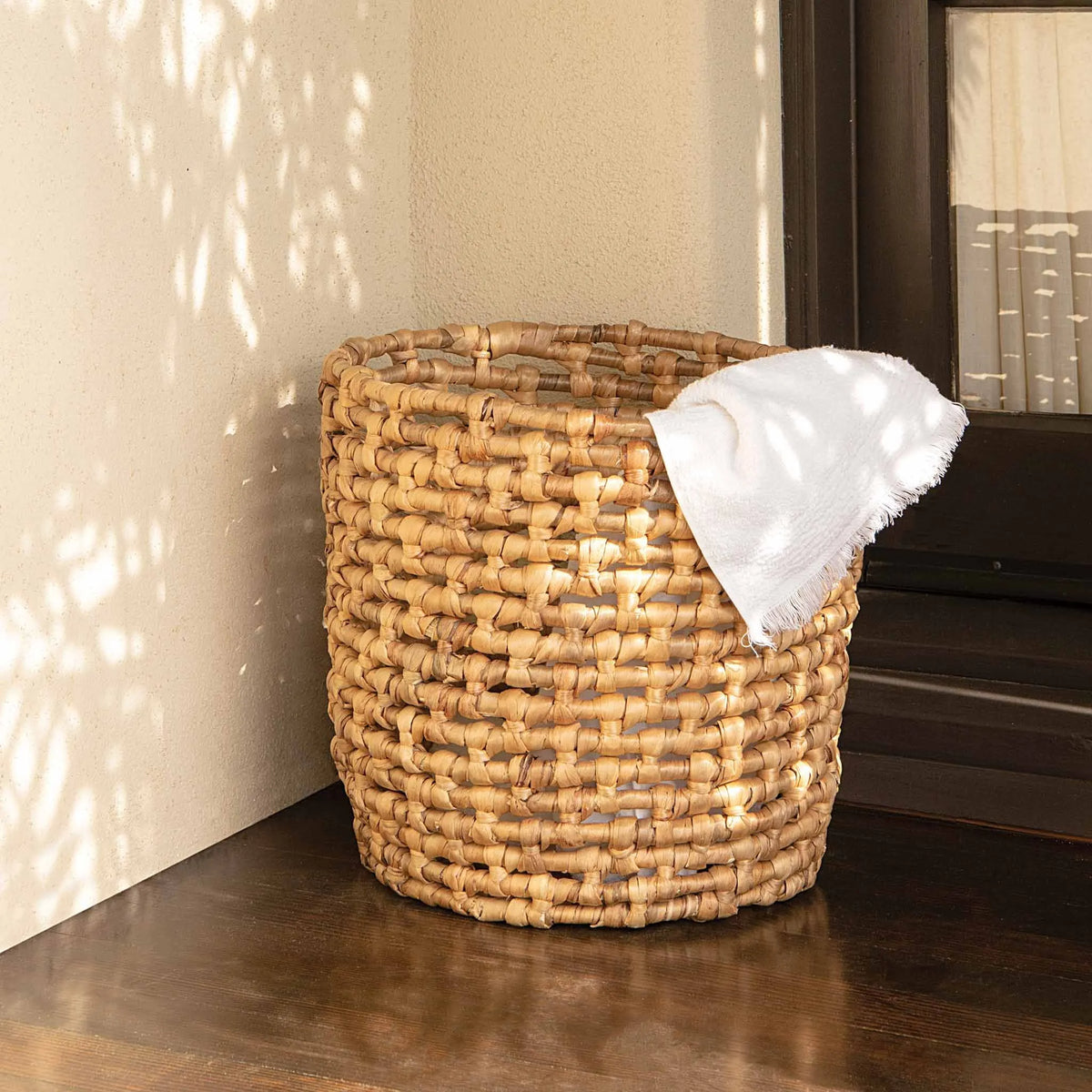 Pigeon and Poodle - PP004046 - Astoria Basket - Astoria - Natural Woven Water Hyacinth