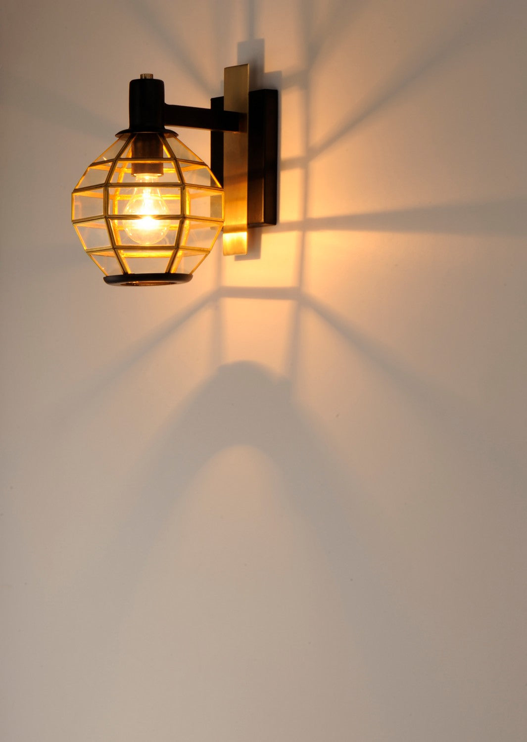 Heirloom Outdoor Wall Lantern