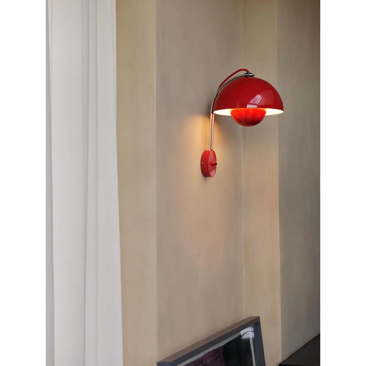 &Tradition - Flowerpot VP8 Plug-In Wall Sconce - AT-133090A209 | Montreal Lighting & Hardware