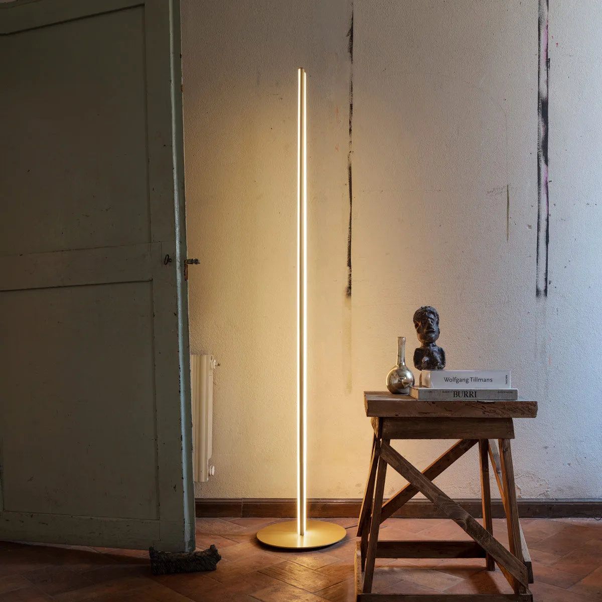 Flos - Coordinates Floor Lamp - F1801033 | Montreal Lighting & Hardware