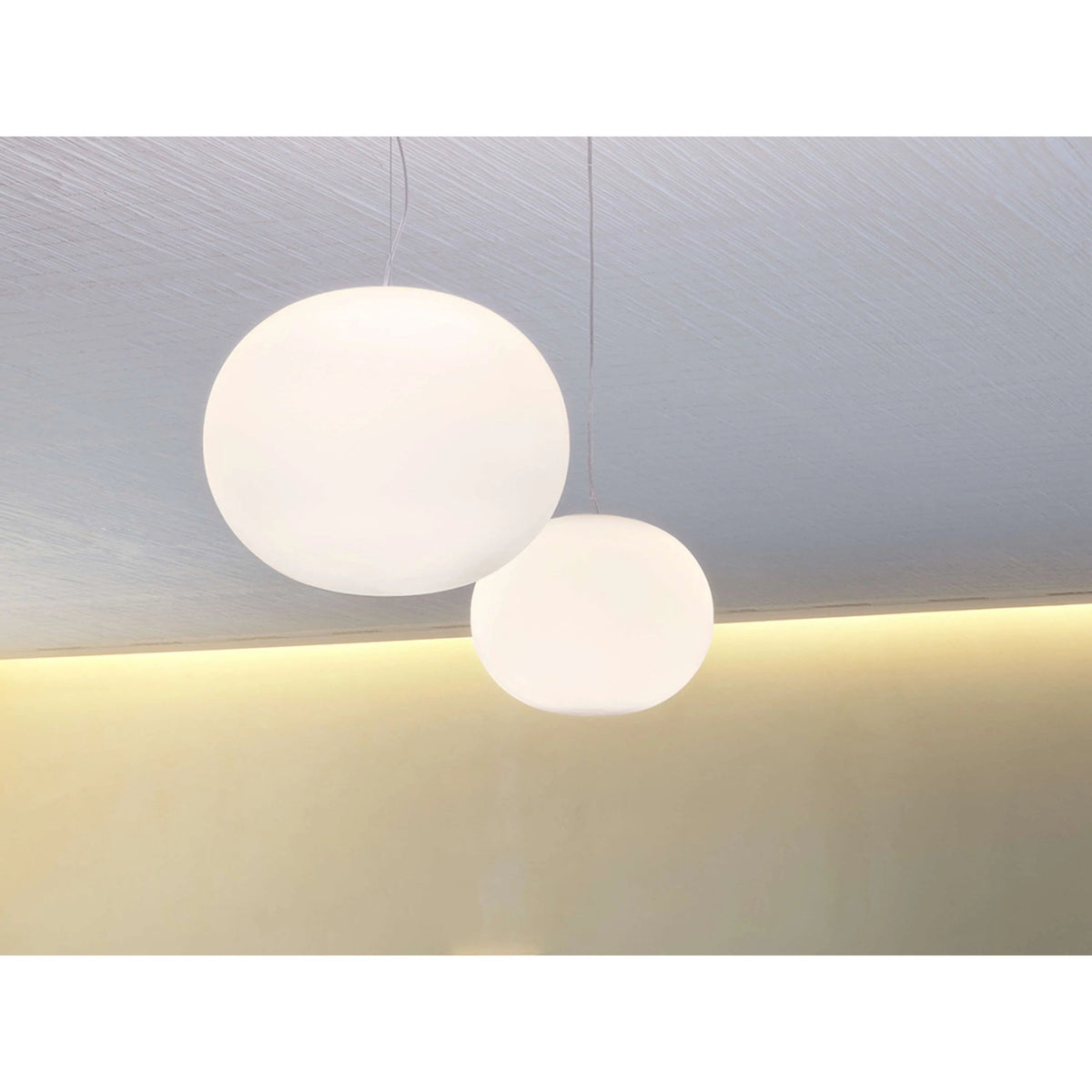 Flos - Glo-Ball Pendant Light - FU300561 | Montreal Lighting & Hardware