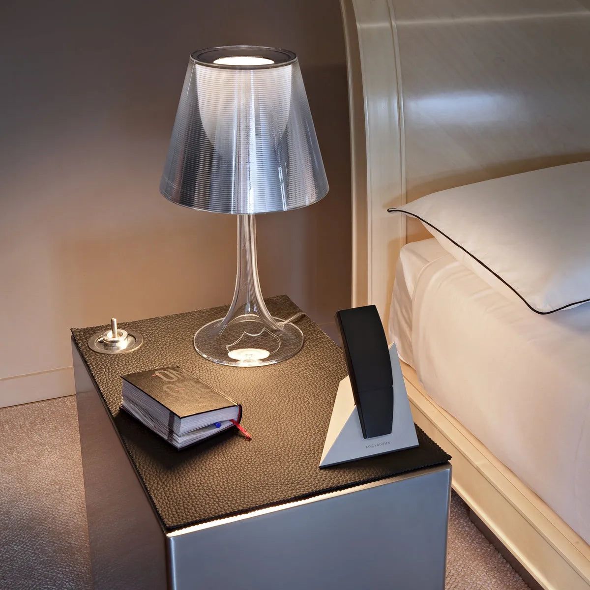 Flos - Miss K Table Lamp - FU625500 | Montreal Lighting & Hardware