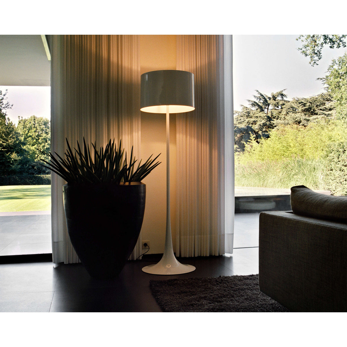 Flos - Spun Floor Lamp - FU661230 | Montreal Lighting & Hardware