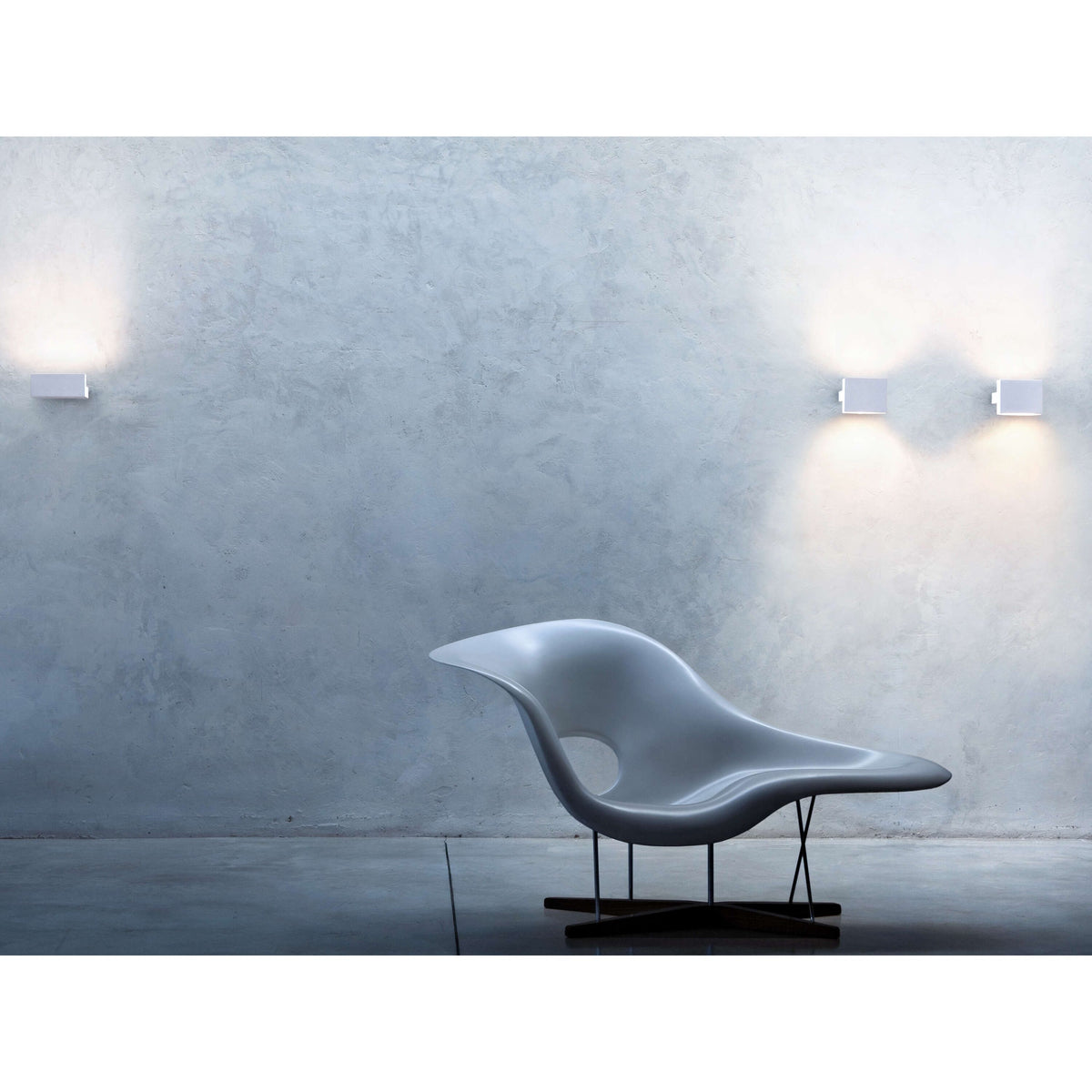 Flos - Tight Wall / Ceiling Light - F0011009 | Montreal Lighting & Hardware