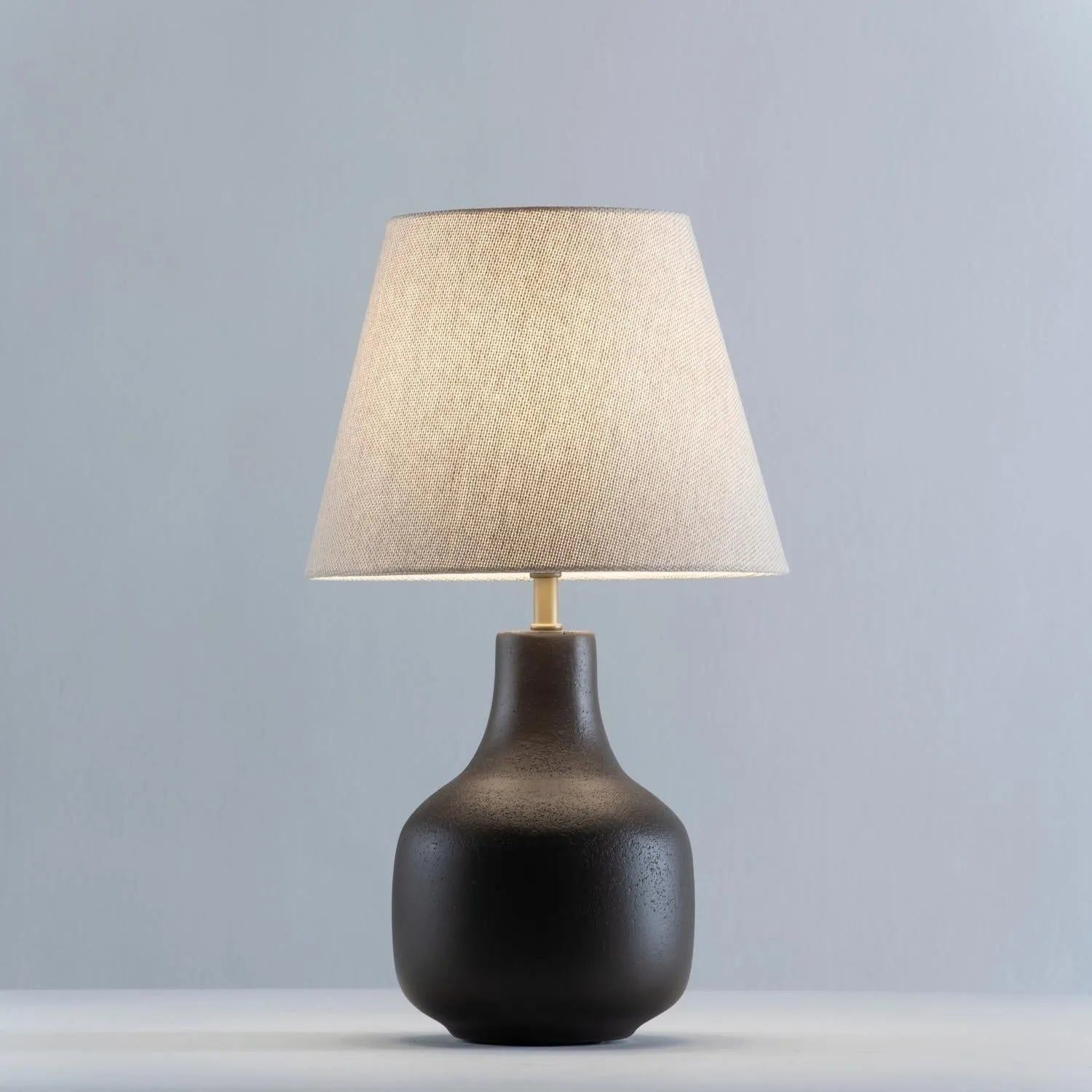 Geo Contemporary - Búzios Table Lamp - AB292 | Montreal Lighting & Hardware