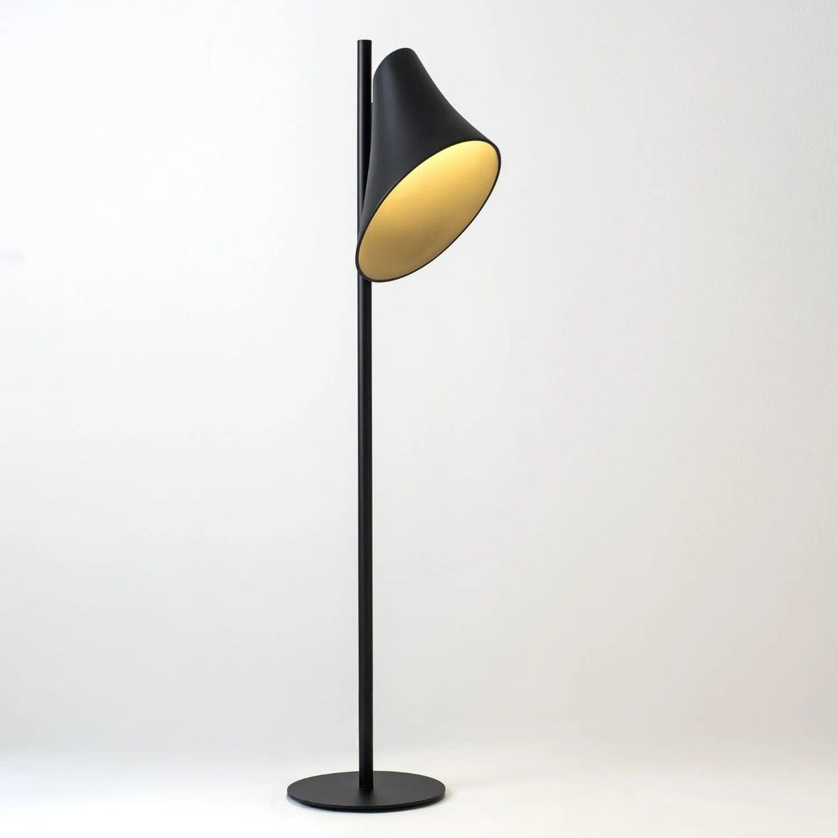 Geo Contemporary - Veneza Floor Lamp - LC844 | Montreal Lighting & Hardware