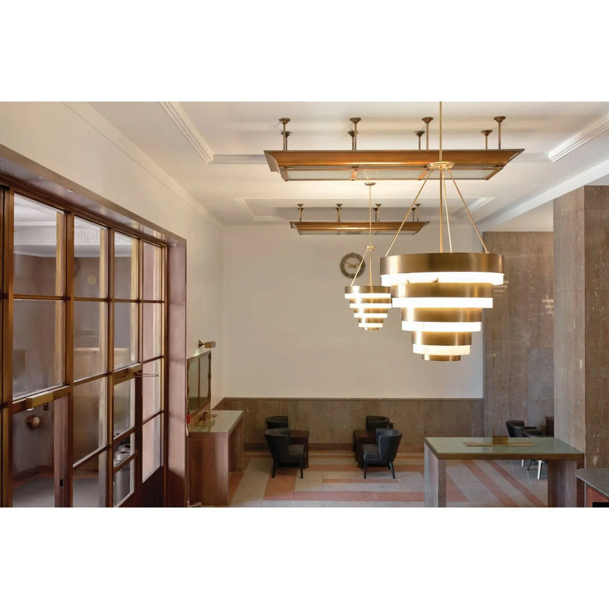 Hinkley Lighting - Echelon 27-Inch Chandelier - 30188HB | Montreal Lighting & Hardware