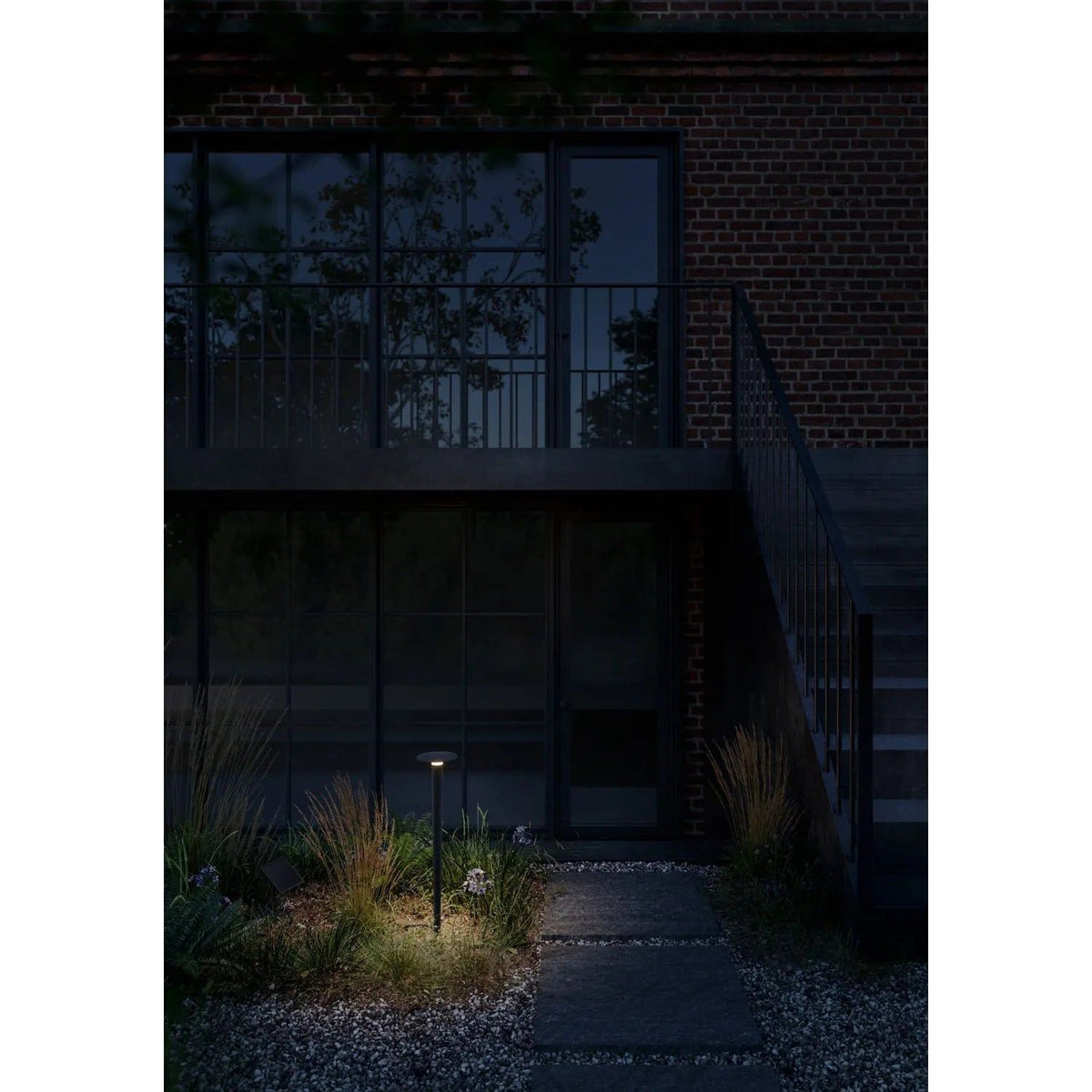 IP44.de - Lix Spike Solar Pathway Light - IP-93093-AN | Montreal Lighting & Hardware