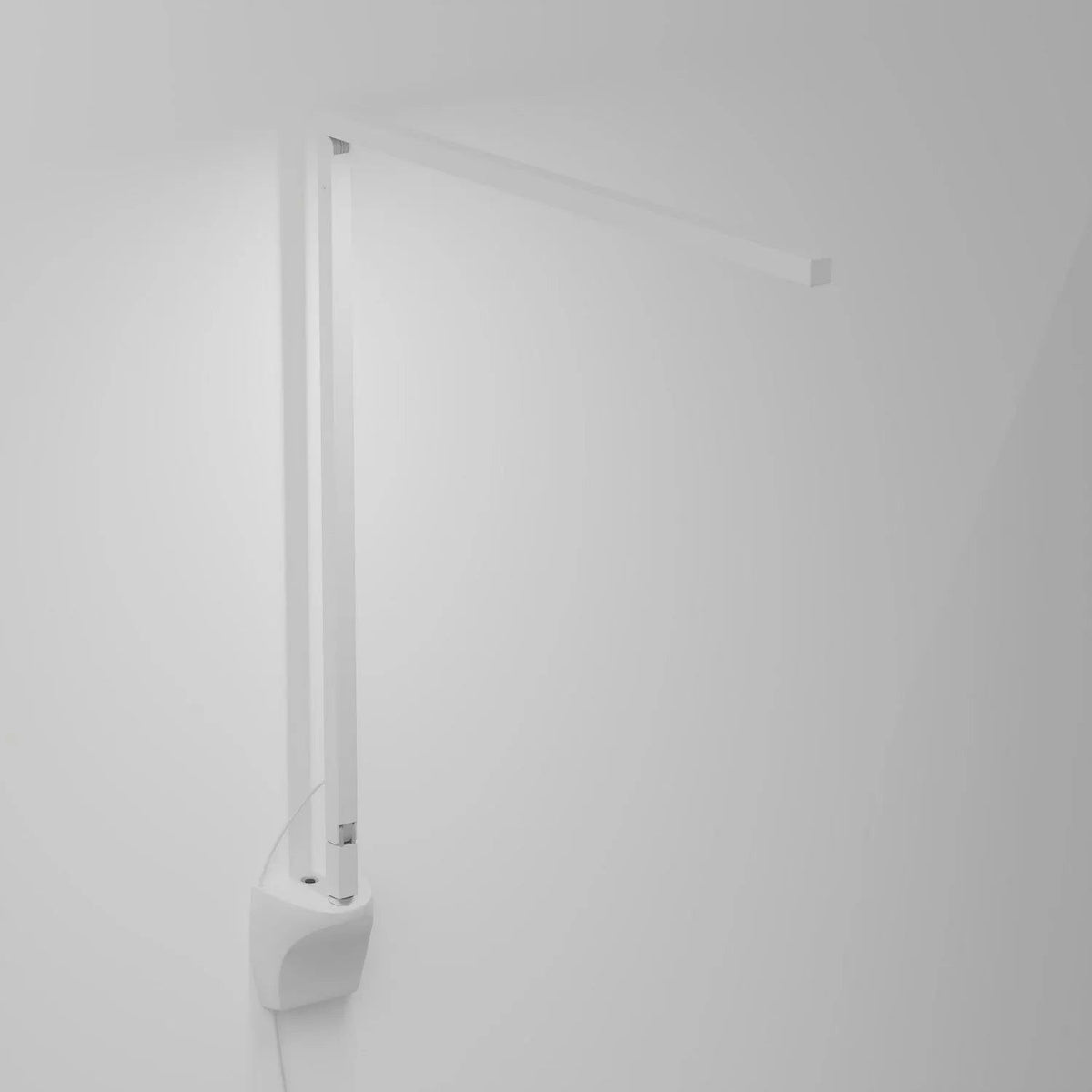 Koncept - Z-Bar Solo LED Desk Lamp Gen 4 - ZBD1000-D-MWT-WAL | Montreal Lighting & Hardware