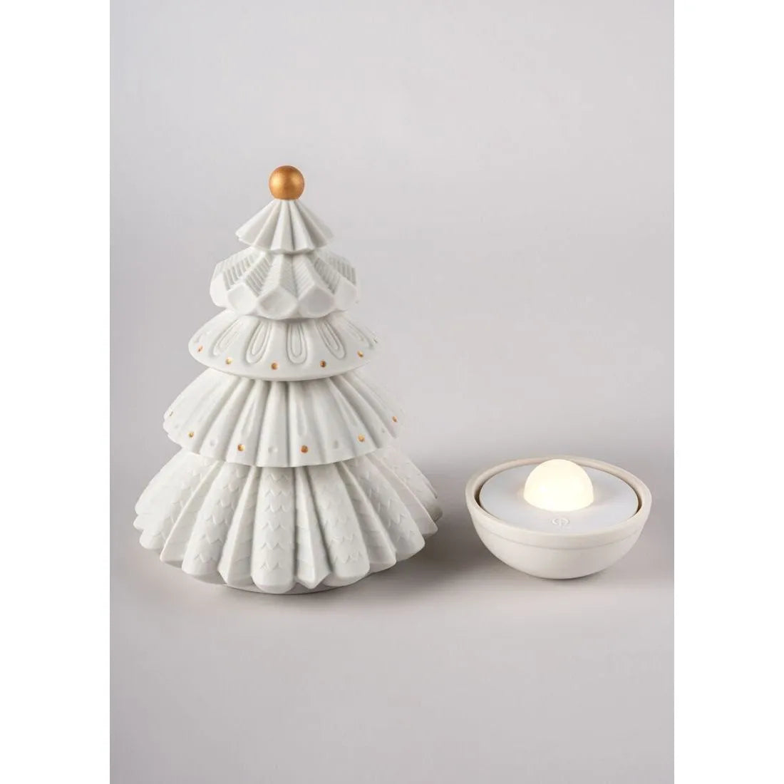 Lladro - Christmas Tree Lamp - 1024228 | Montreal Lighting & Hardware