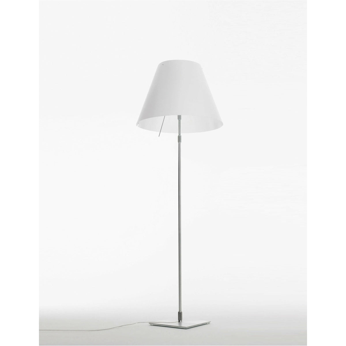 Montreal Lighting & Hardware - Grande Costanza Floor by Luceplan | OPEN BOX - 1D13GTIH0520-OB | Montreal Lighting & Hardware