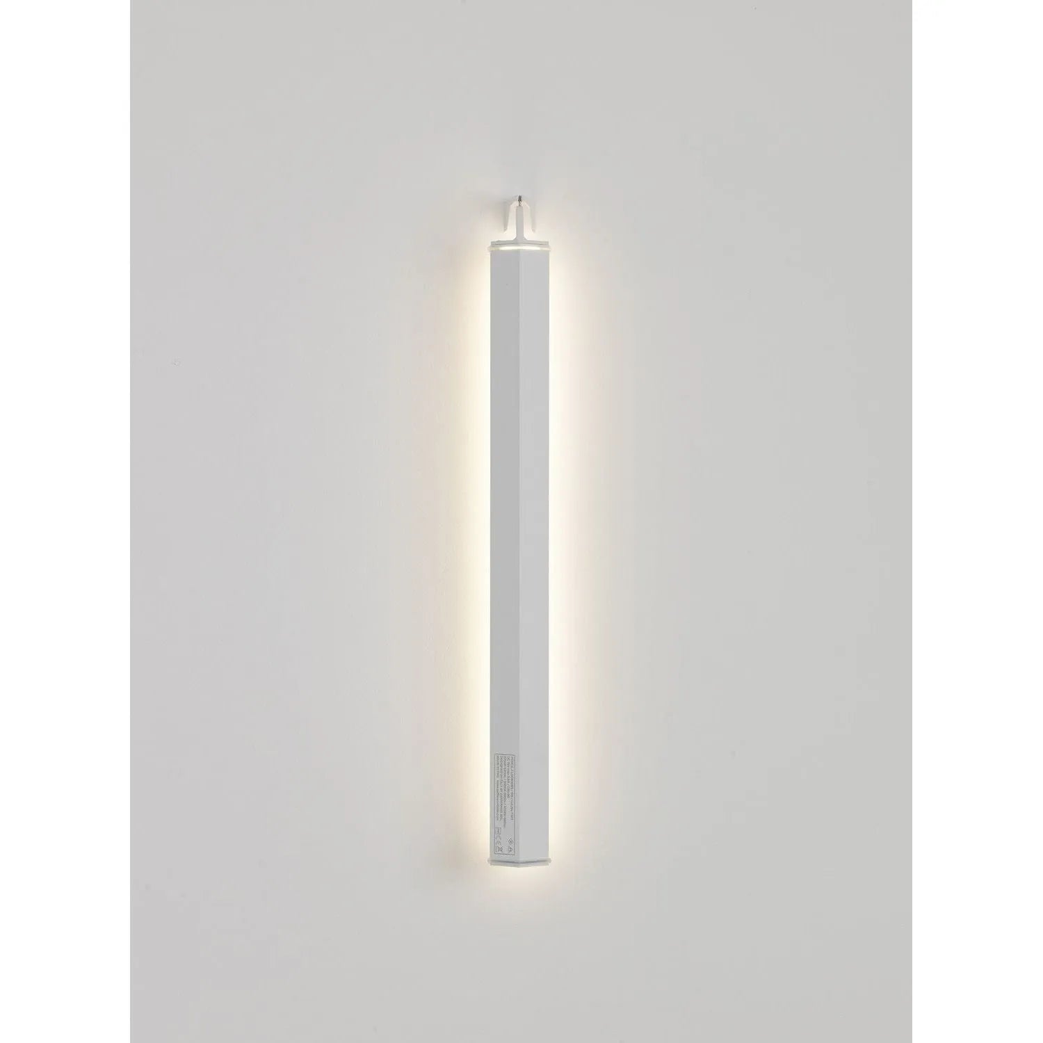 Zafferano America - Pencil LED Cordless Vertical Wall Sconce - LD0800-VW-B3 | Montreal Lighting & Hardware