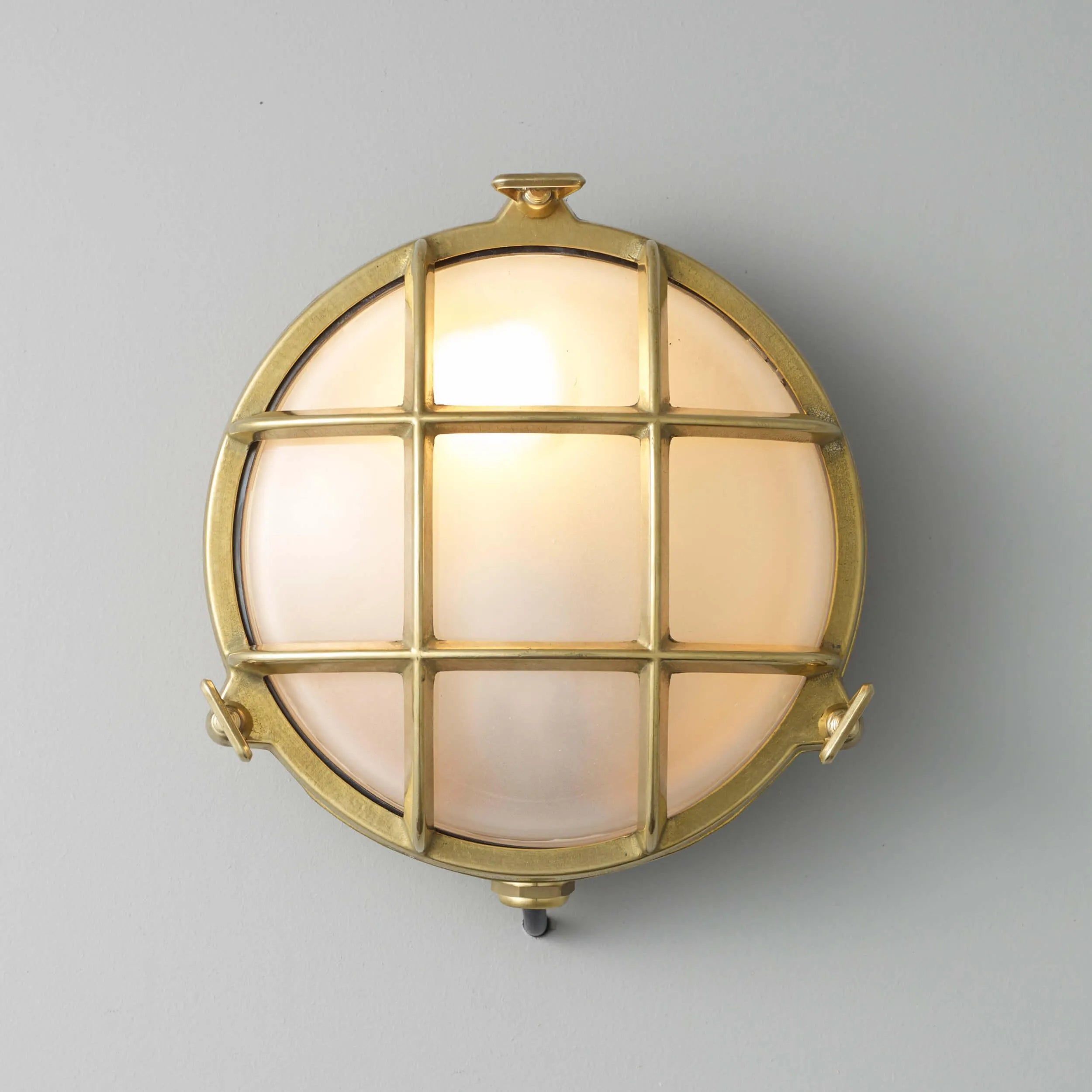 Davey Lighting - Brass Bulkhead 7028 - US-DP7028/BR | Montreal Lighting & Hardware