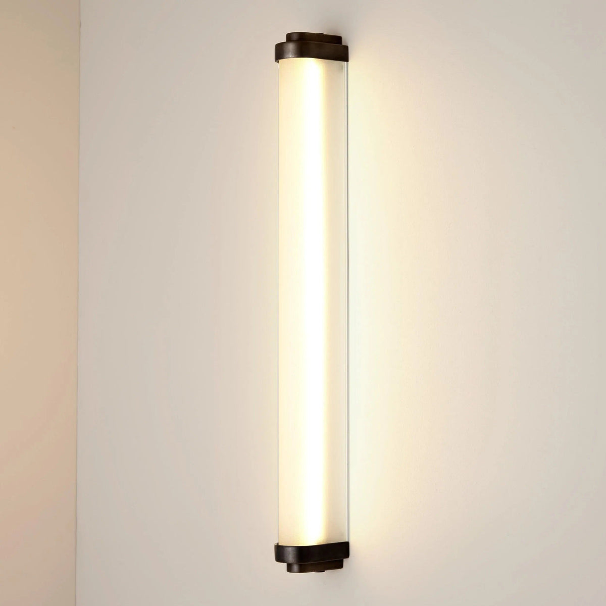 Davey Lighting - Cabin LED Wall Light - US-DP7218/60/BR/WE | Montreal Lighting & Hardware