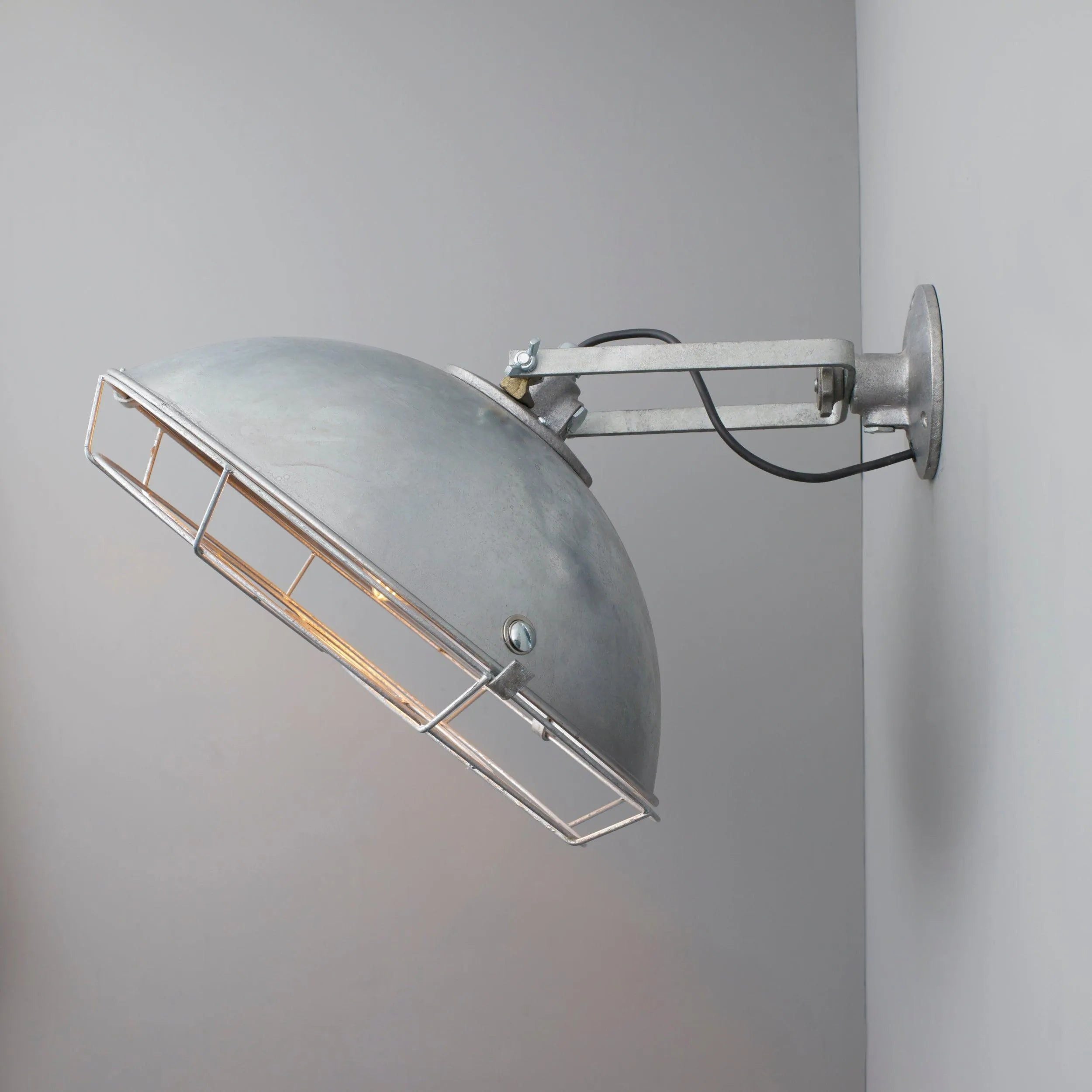 Davey Lighting - Cargo Cluster Wall Light - US-DP7242/GA/1ES/BRKT | Montreal Lighting & Hardware