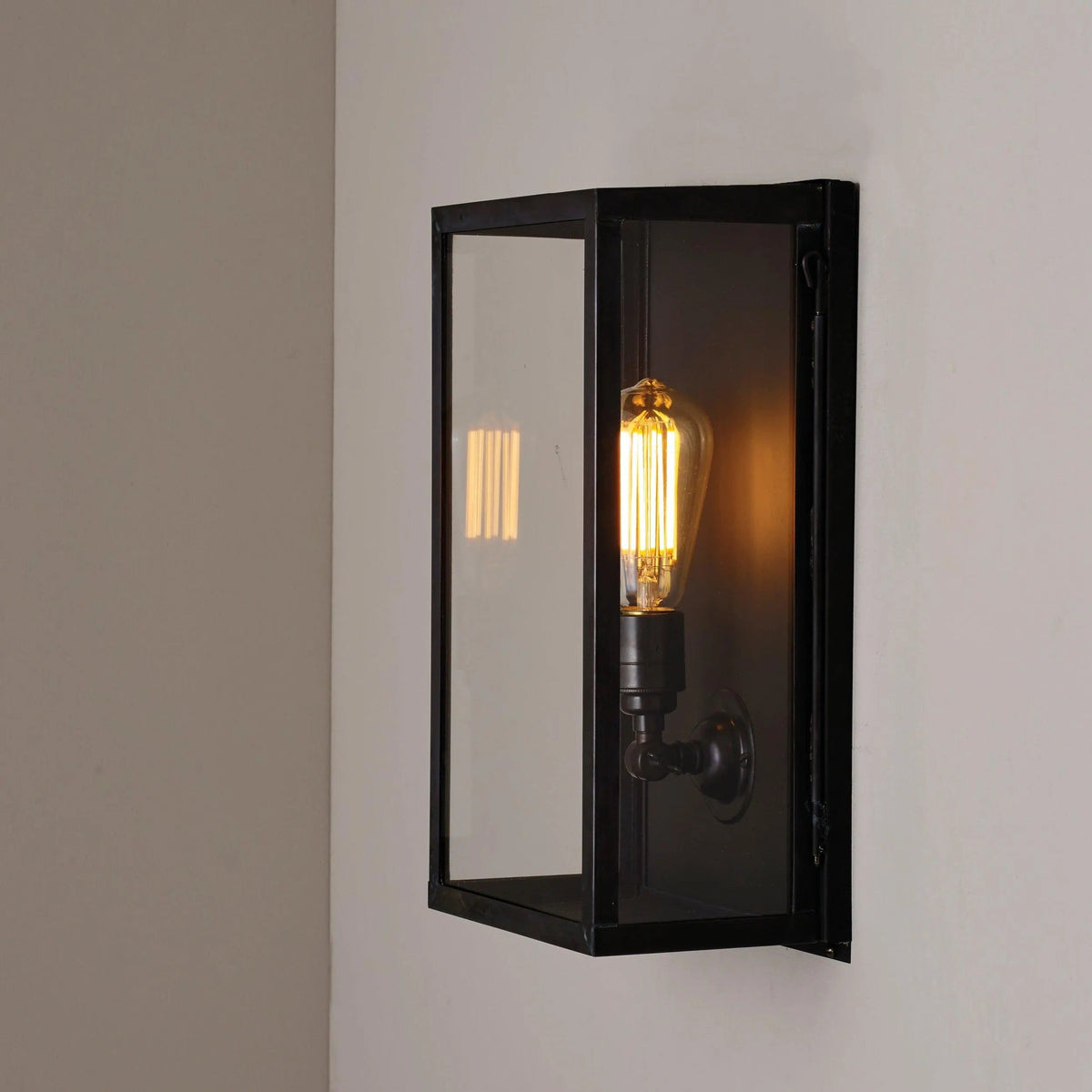 Davey Lighting - Medium Box Wall Light 7645 (Internally Glazed) - US-DP7645/BR/WE/CL | Montreal Lighting & Hardware