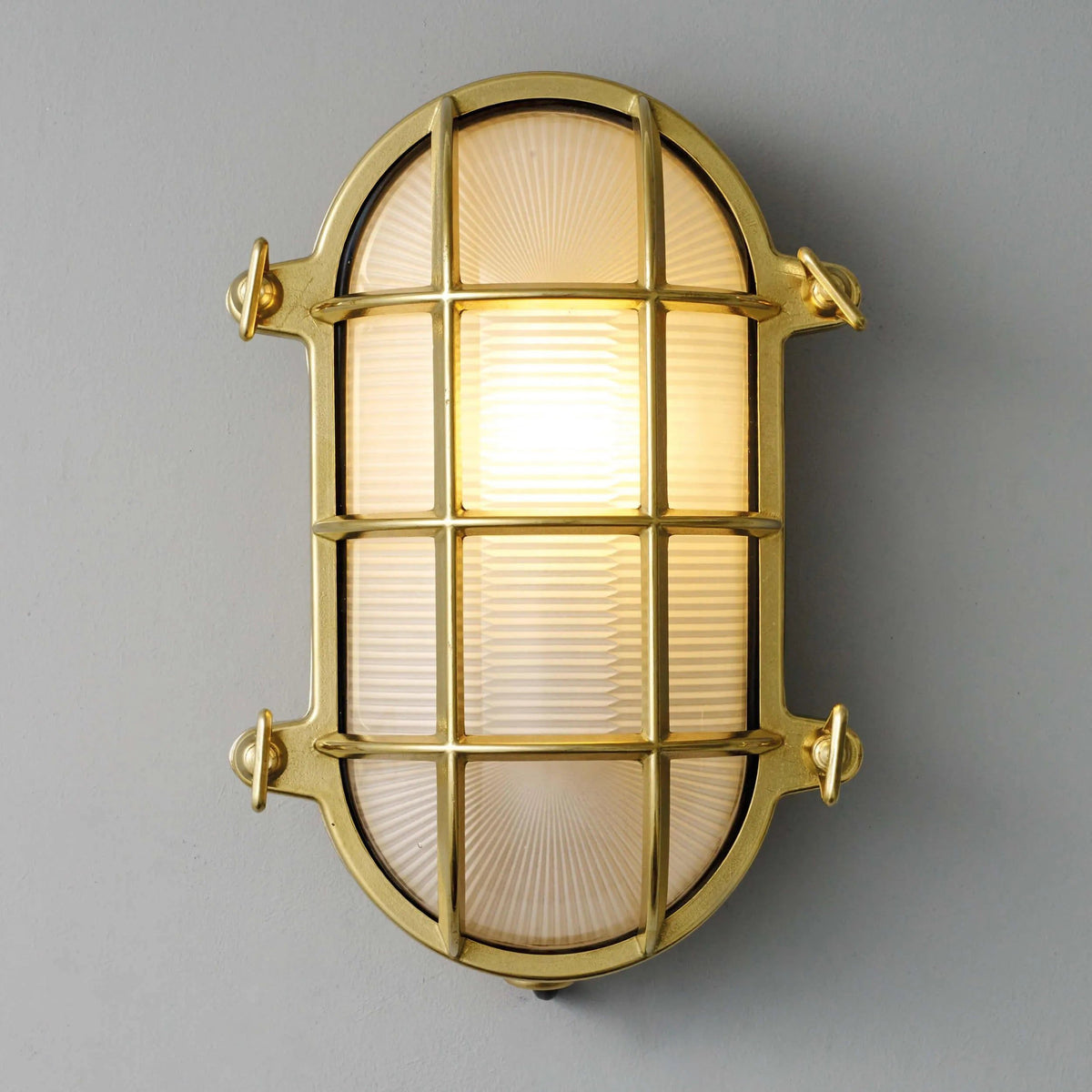 Davey Lighting - Oval Brass Bulkhead 7035 - US-DP7035/BR | Montreal Lighting & Hardware