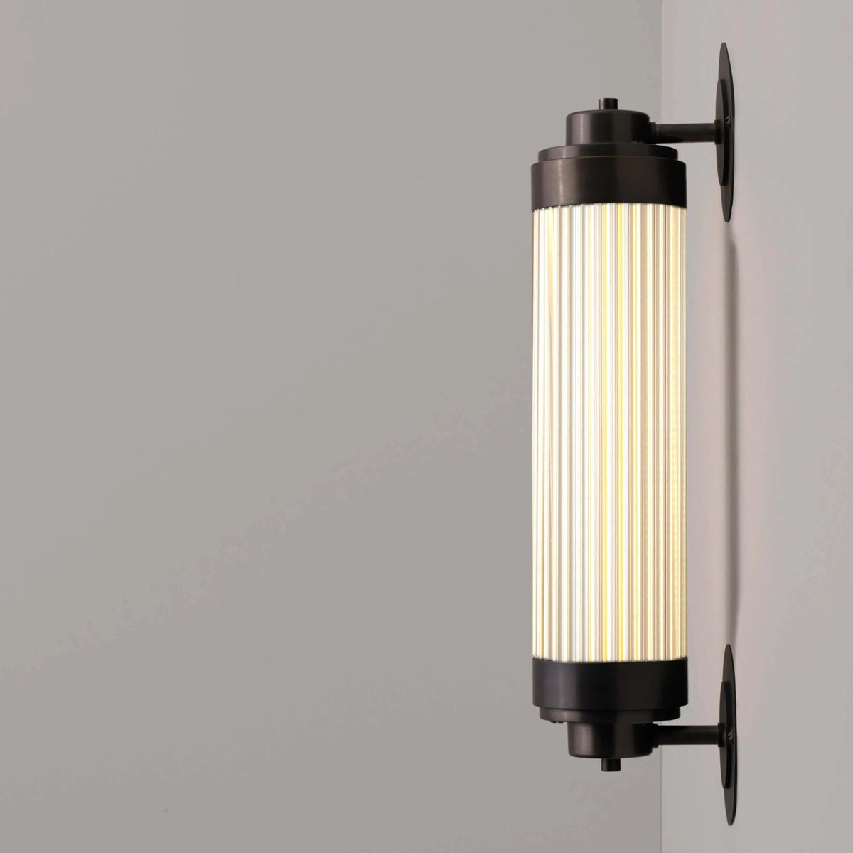 Davey Lighting - Pillar Offset Wall Light LED 7216 - US-DP7216/BR/WE | Montreal Lighting & Hardware