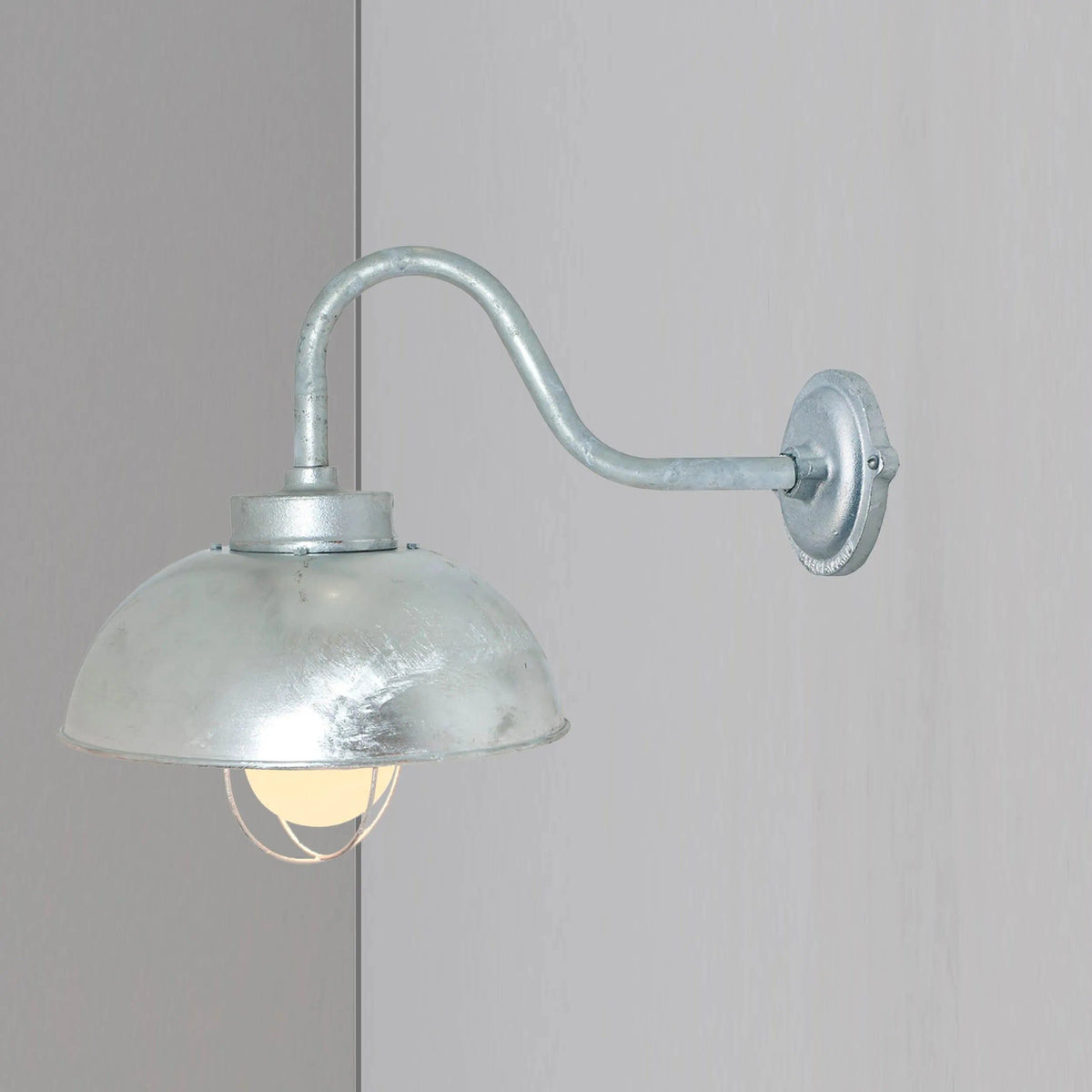 Davey Lighting - Shipyard Wall Light 7222 - US-DP7222/BRKT/GA/FR | Montreal Lighting & Hardware