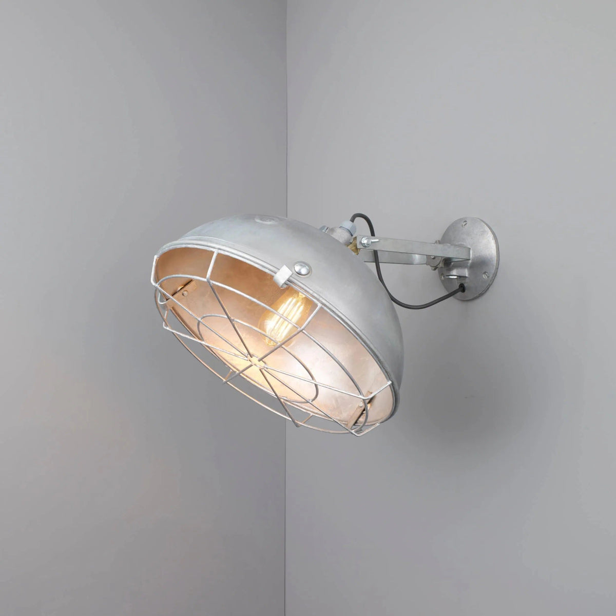 Davey Lighting - Steel Working Wall Light 7238 - US-DP7238/GA/1ES/BRKT | Montreal Lighting & Hardware