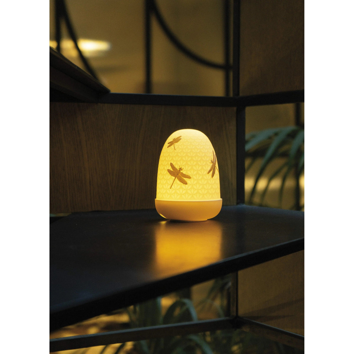 Lladro - Dragonflies Dome Table Lamp - 01023967 | Montreal Lighting & Hardware