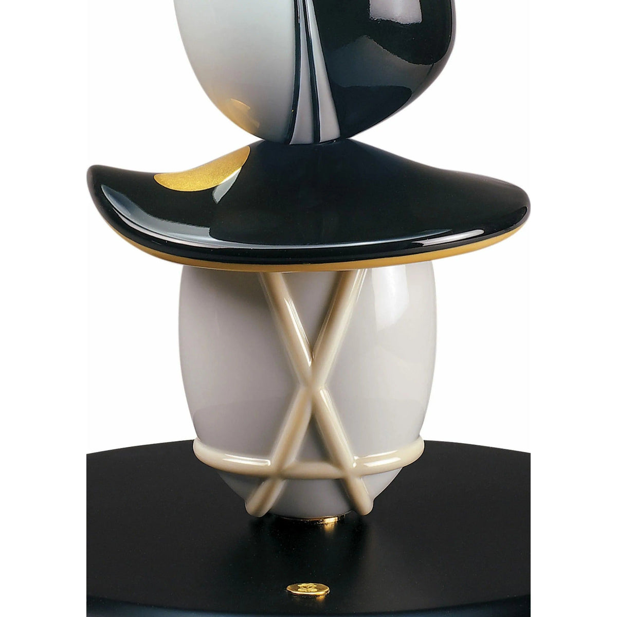 Lladro - Hairstyle (H/M) Table Lamp - 01017252 | Montreal Lighting & Hardware