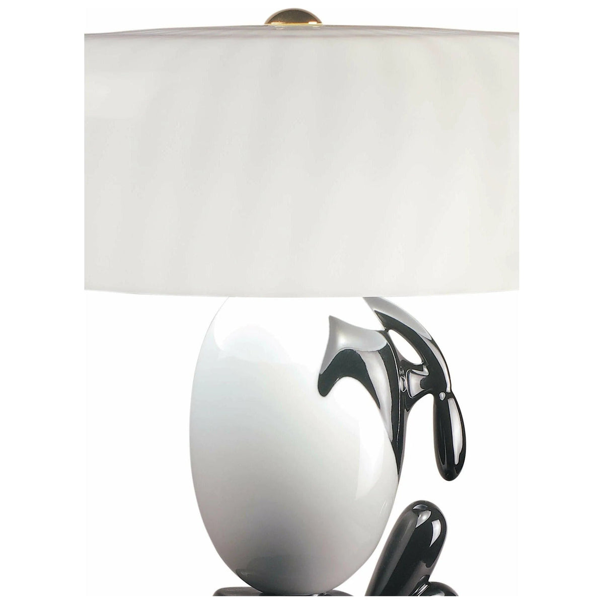 Lladro - Hairstyle (I/U) Table Lamp - 01017256 | Montreal Lighting & Hardware