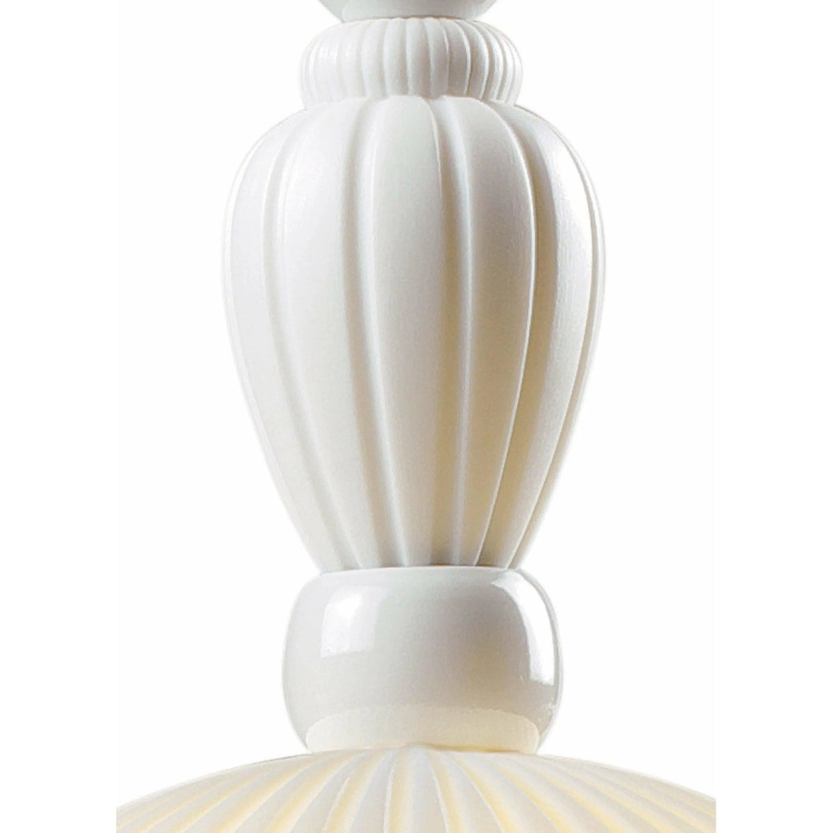 Lladro - Mademoiselle Elisabeth Table Lamp - 01023668 | Montreal Lighting & Hardware