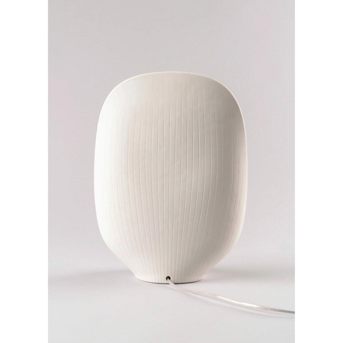 Lladro - Mirage Table Lamp - 01024063 | Montreal Lighting & Hardware