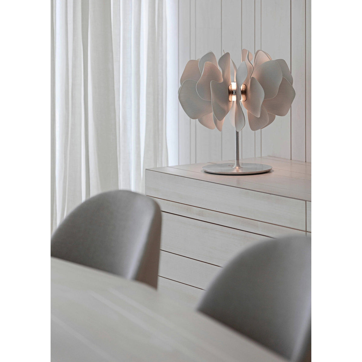 Lladro - Nightbloom Table Lamp - 01023977 | Montreal Lighting & Hardware