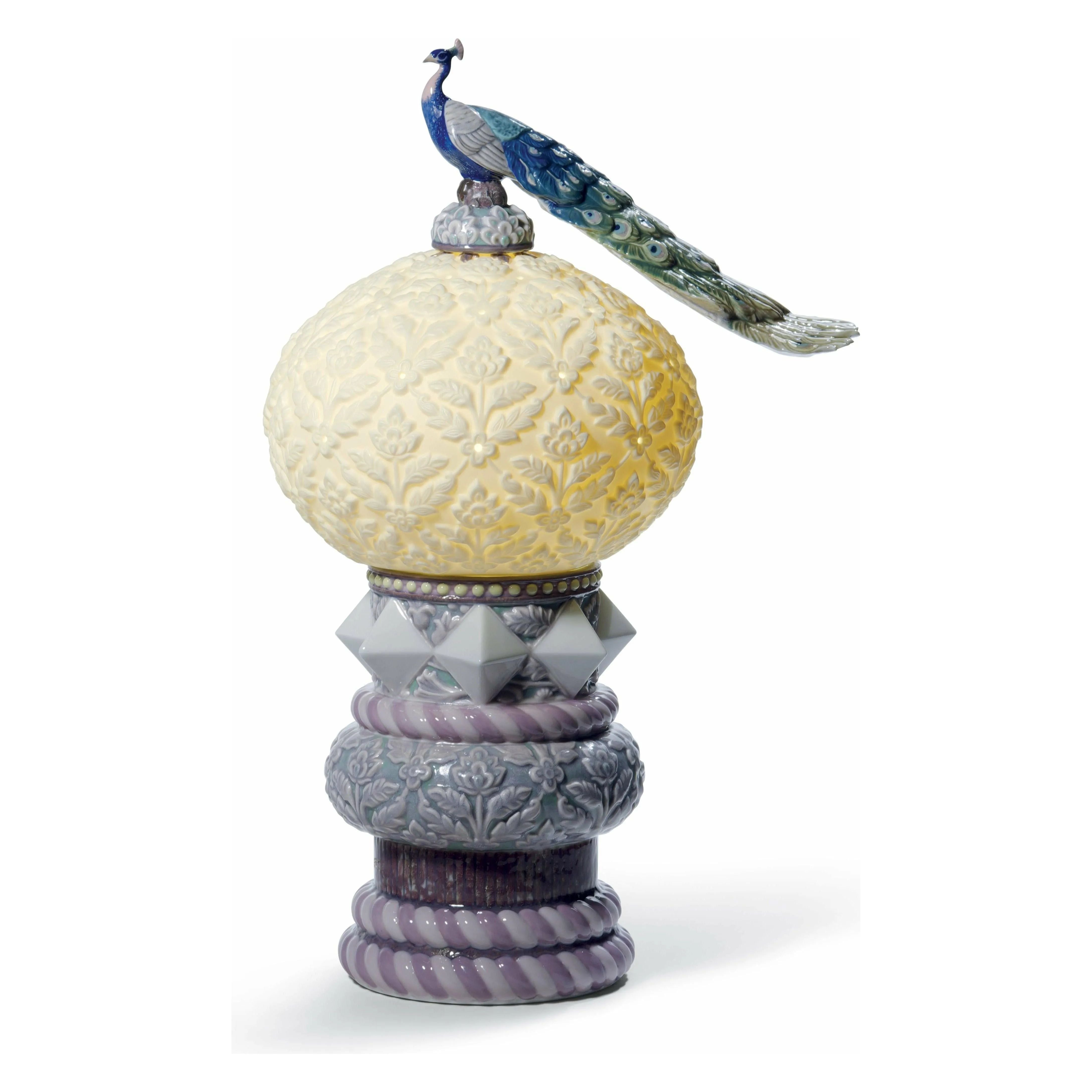 Lladro - Peacock Table Lamp - 01009016 | Montreal Lighting & Hardware