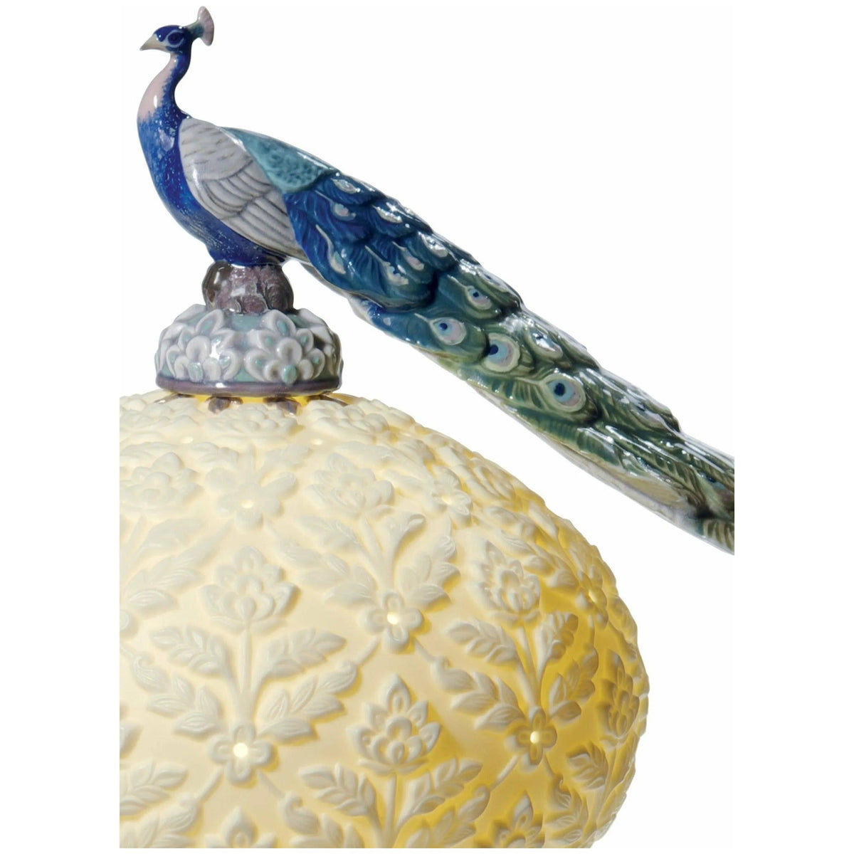 Lladro - Peacock Table Lamp - 01009016 | Montreal Lighting & Hardware