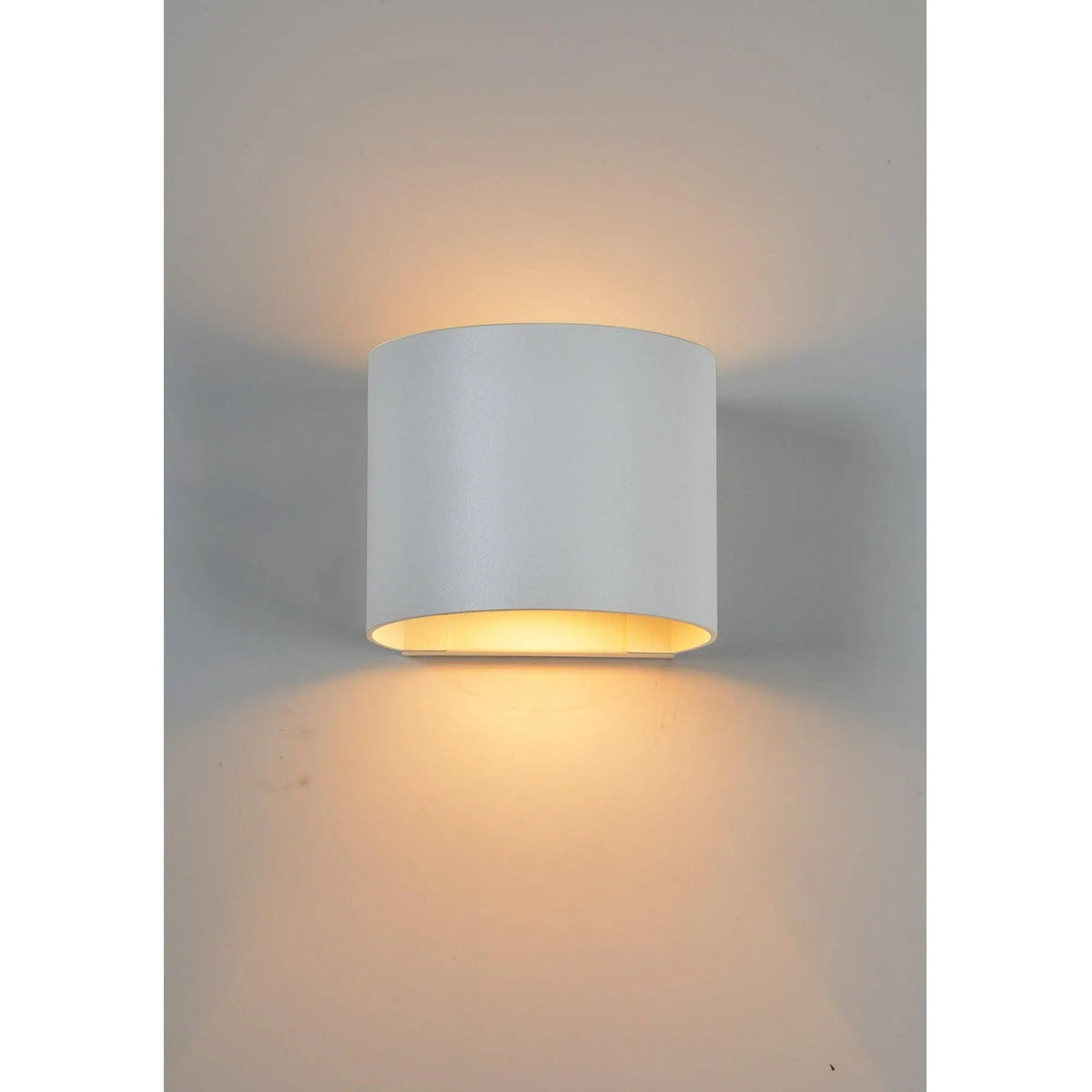 Renwil - Zak Wall Sconce - WS112 | Montreal Lighting & Hardware